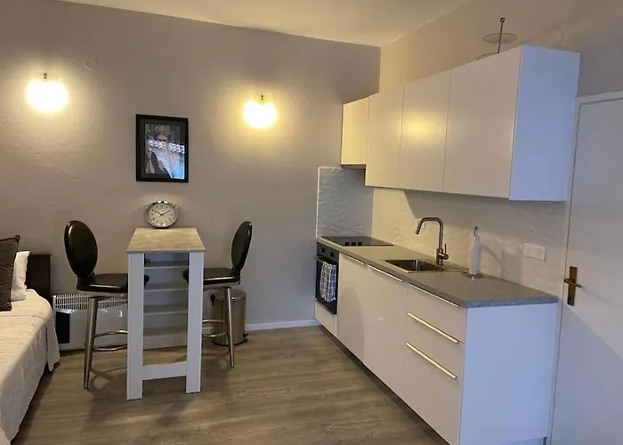 Studio Apartment Luxe- 10Min To Old Town