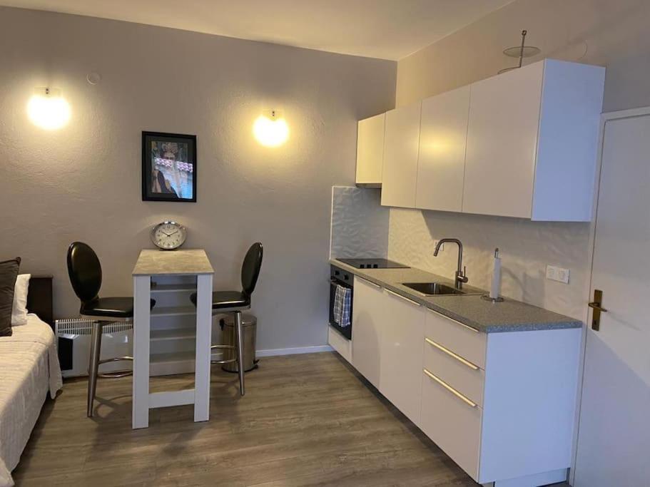 Apartment Luxe- 10min To Old Town